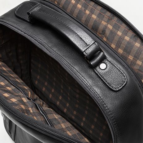 Mochila Em Couro Preto